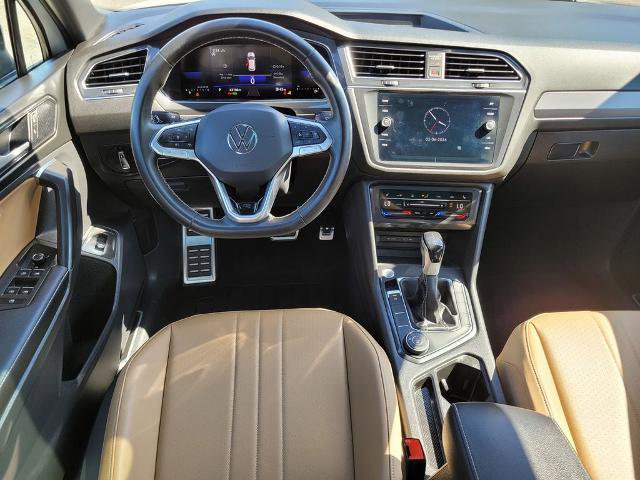 Used 2023 Volkswagen Tiguan SE R-Line AWD/4WD image 13