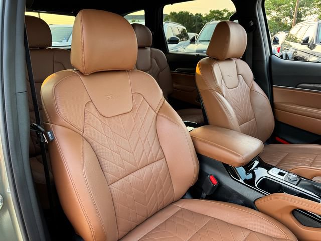 Used 2025 Kia Telluride AWD image 20