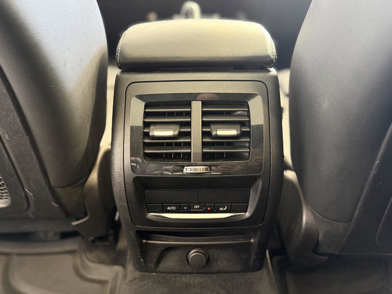 Used 2019 BMW X3 sDrive30i w/ Driving Assistance Package image 36