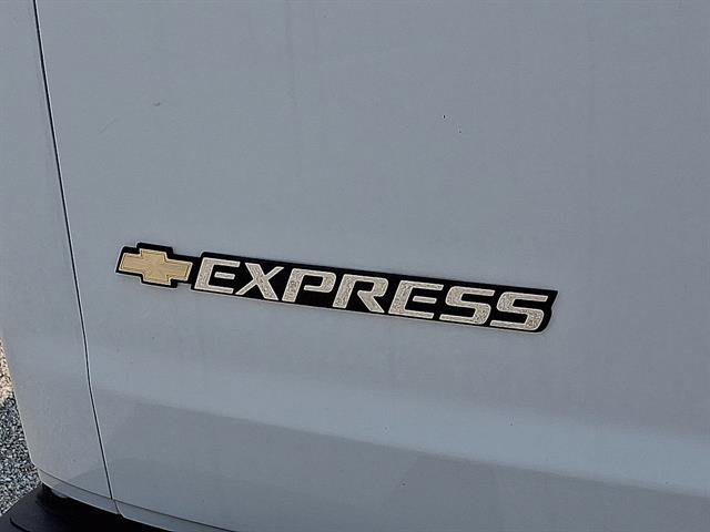 Used 2025 Chevrolet Express 2500 w/ Driver Convenience Package RWD image 21