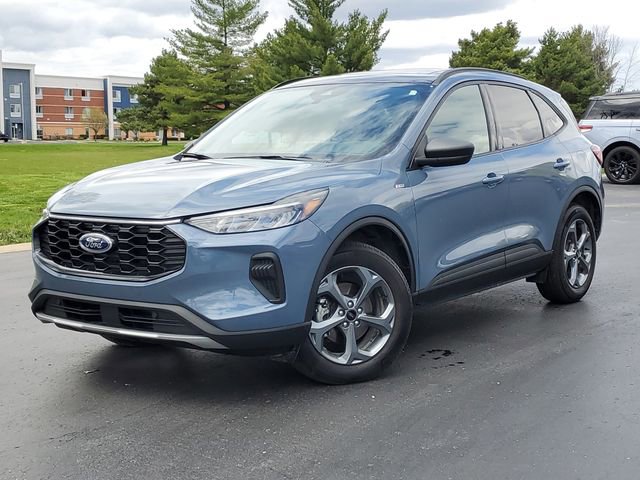 Certified 2025 Ford Escape ST-Line w/ Tech Pack #1 AWD/4WD image 40