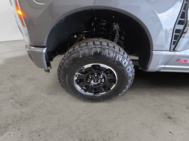 Certified 2025 Ford F350 Platinum w/ Tremor Off-Road Package AWD/4WD image 9
