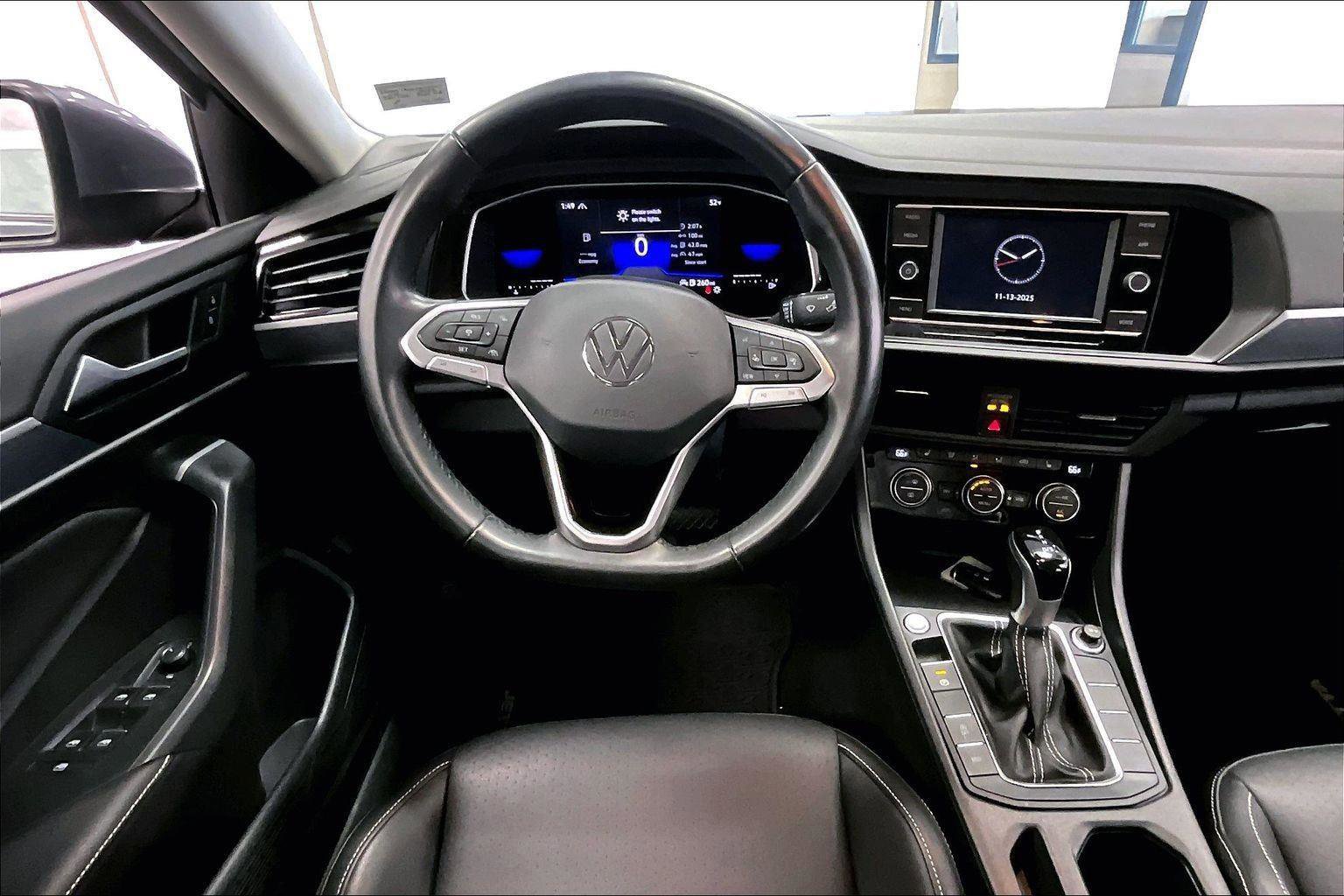 Used 2022 Volkswagen Jetta SE image 7