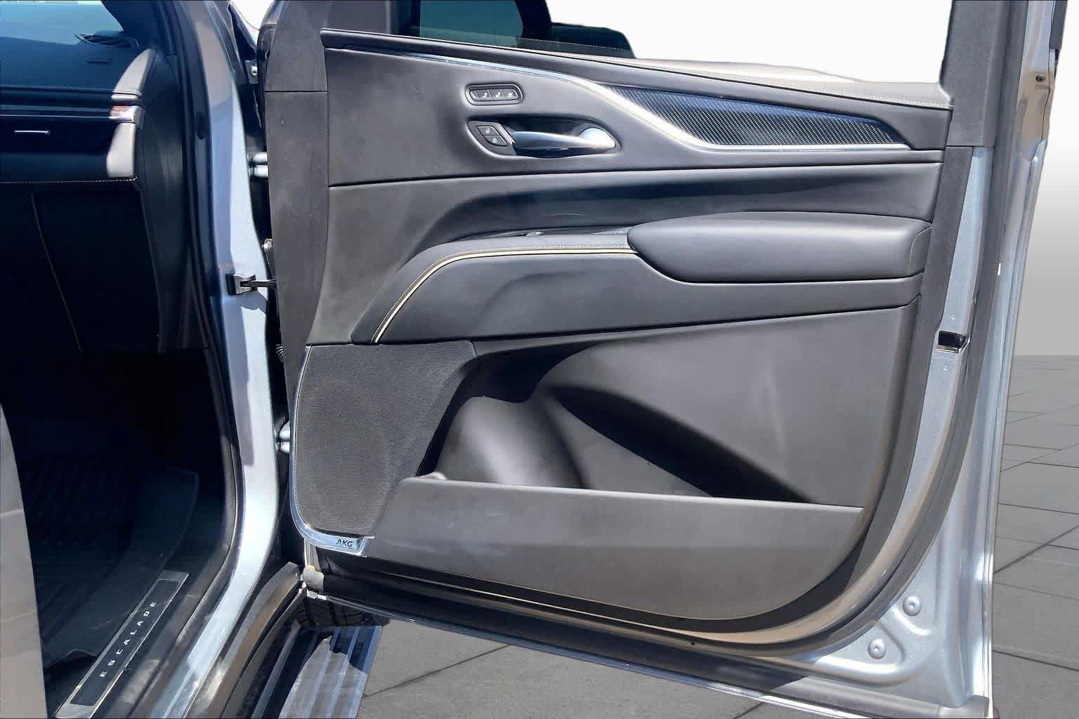 Used 2023 Cadillac Escalade Sport Platinum AWD/4WD image 23