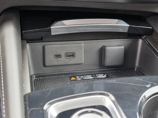 Used 2024 Buick Envision Avenir AWD/4WD image 23