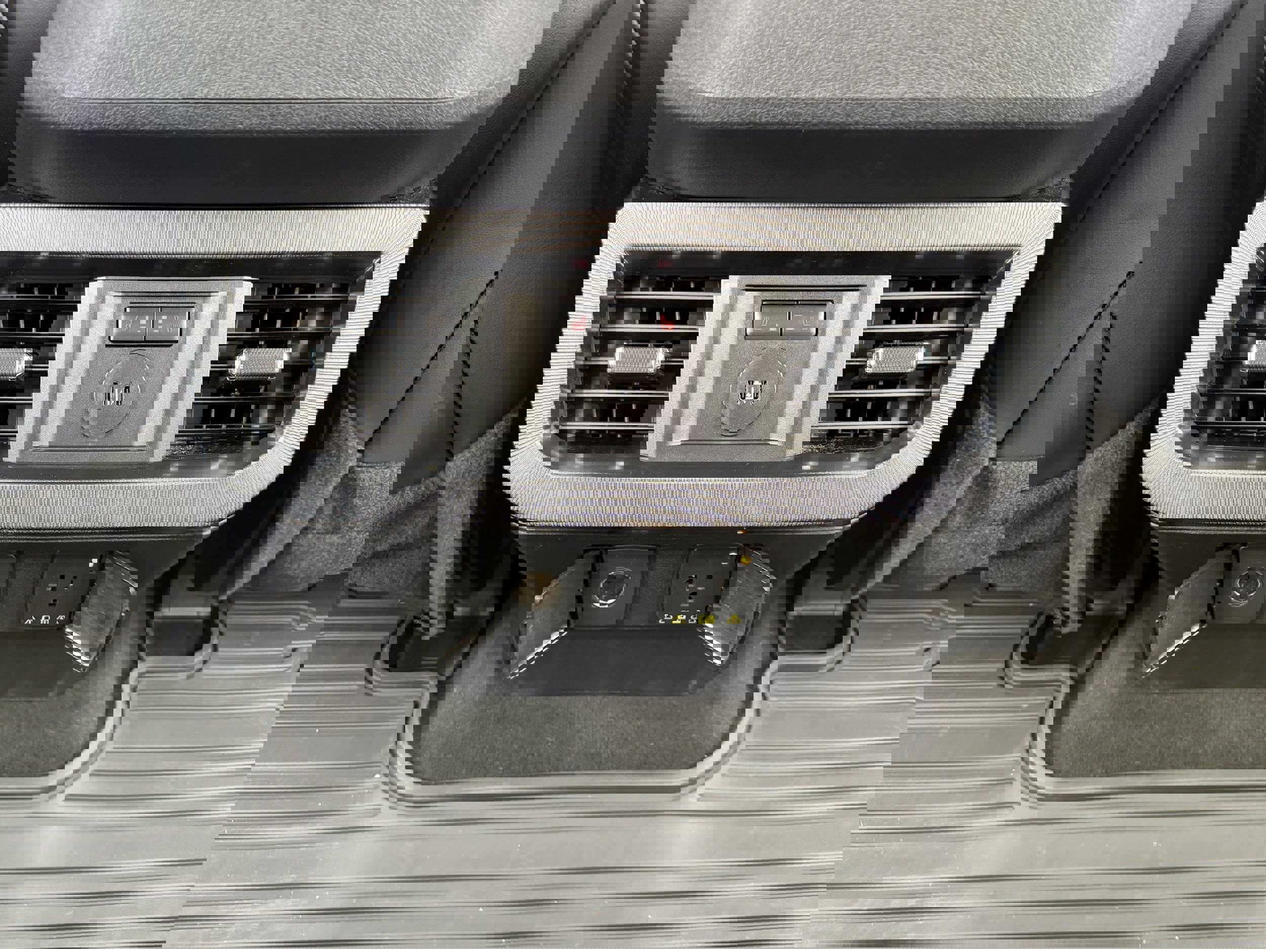 Certified 2024 Ford F350 Platinum image 42