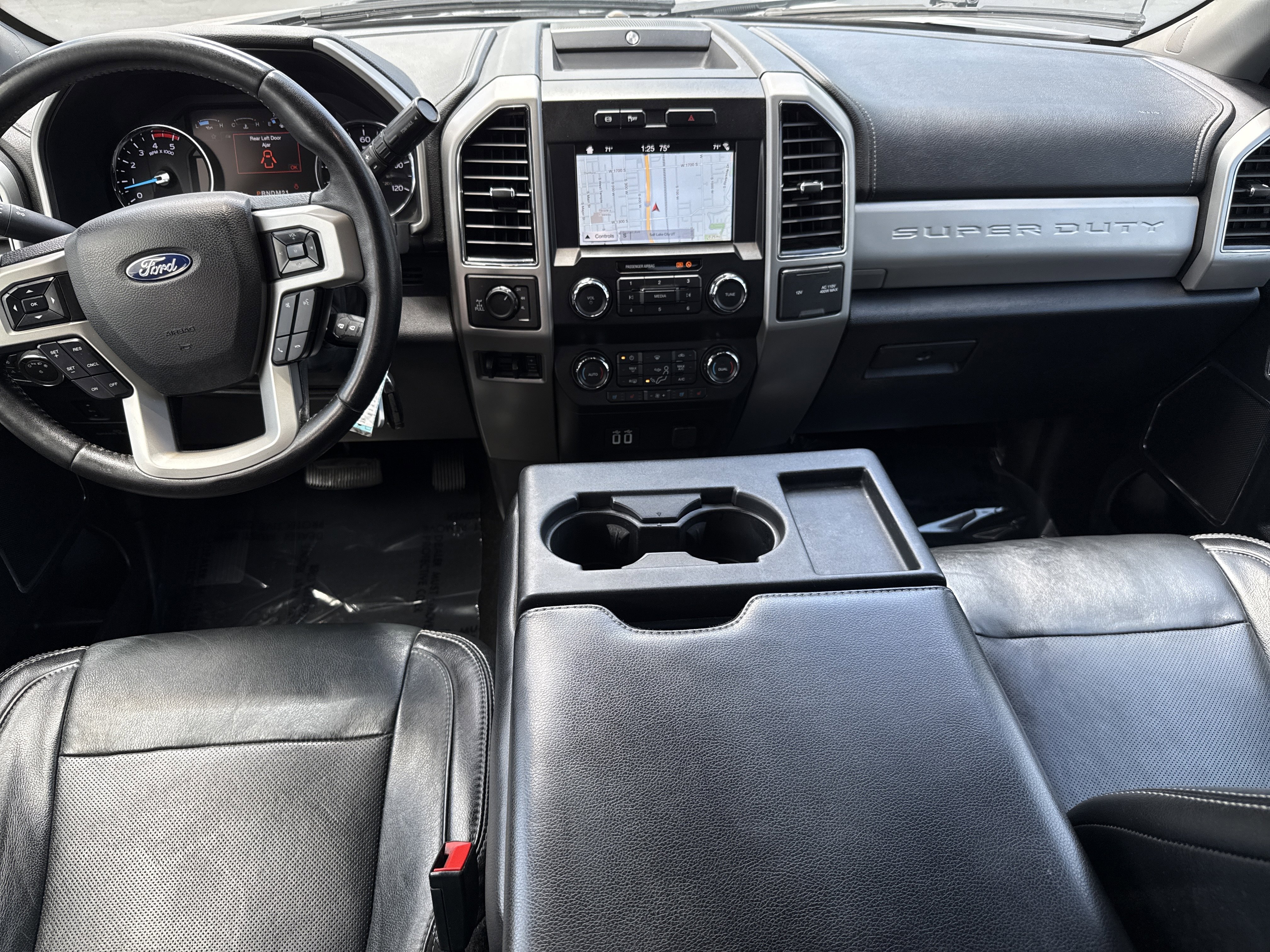 Certified 2019 Ford F350 Lariat w/ Camper Package AWD/4WD image 19
