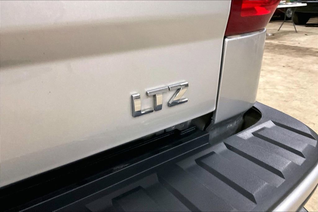 Used 2018 Chevrolet Silverado 1500 LTZ Z71 w/ LTZ Plus Package AWD/4WD image 8