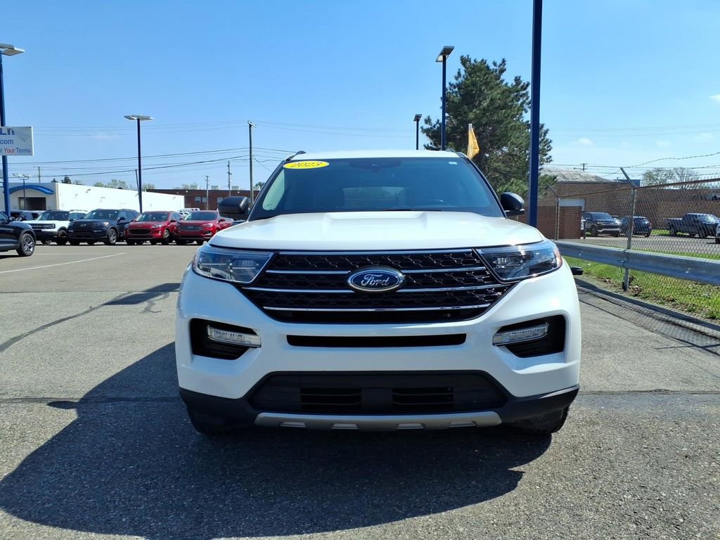 Certified 2023 Ford Explorer XLT w/ Equipment Group 202A AWD/4WD image 2