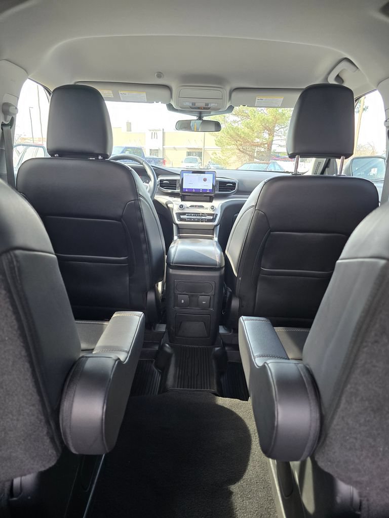 Certified 2023 Ford Explorer XLT w/ Equipment Group 202A AWD/4WD image 18