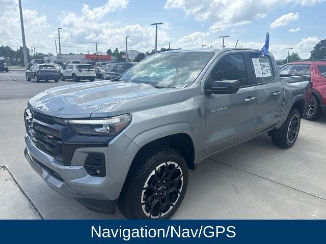 Used 2026 Chevrolet Colorado Z71 w/ Technology Package AWD/4WD image 3