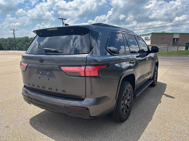 Used 2024 Toyota Sequoia Platinum AWD/4WD image 4