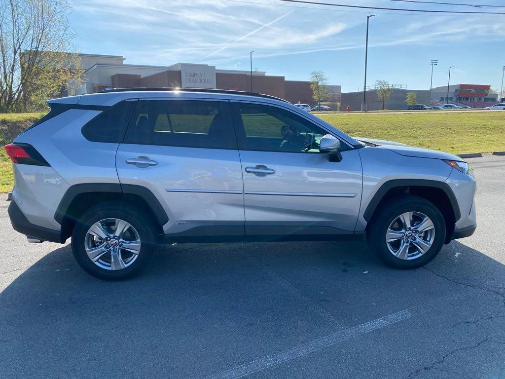 Used 2024 Toyota RAV4 XLE AWD/4WD image 8