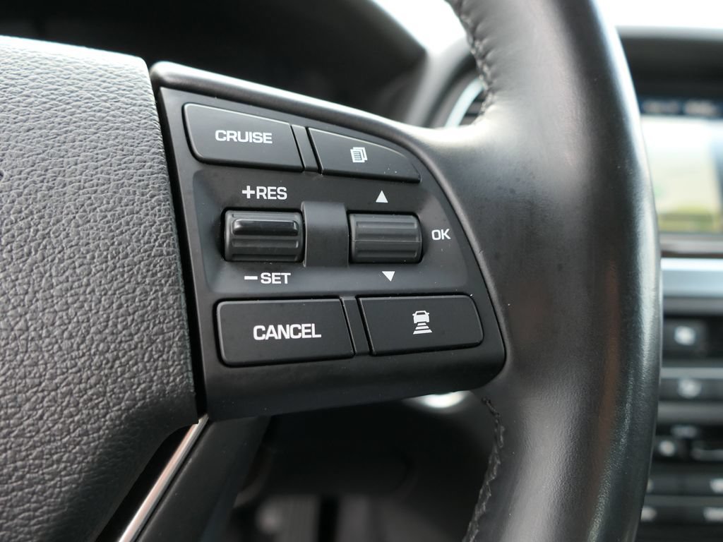 Used 2018 Genesis G80 3.8 RWD image 17