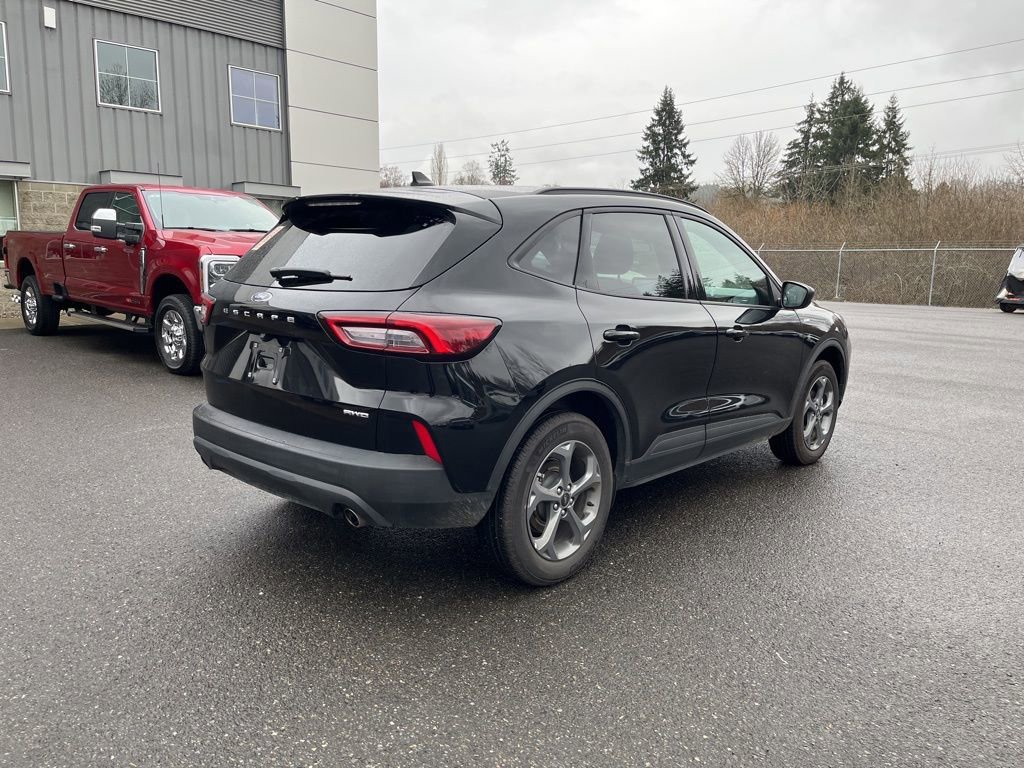 Certified 2025 Ford Escape ST-Line image 8