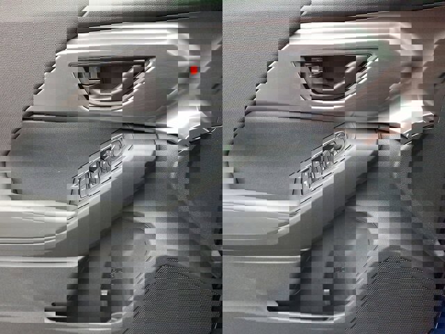 Used 2025 Subaru Impreza 2.0i AWD/4WD image 7