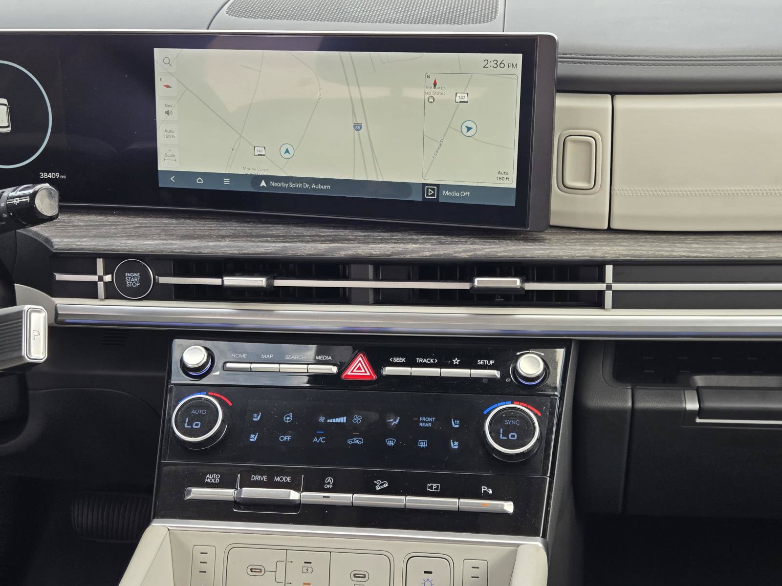 Used 2024 Hyundai Santa Fe Calligraphy FWD image 20