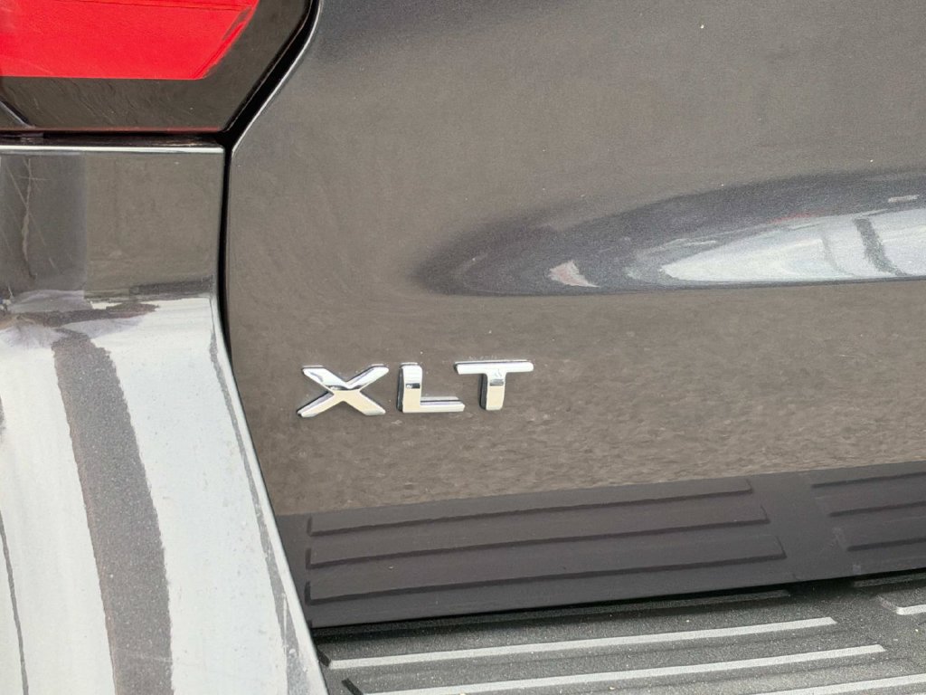Certified 2024 Ford Expedition Max XLT RWD image 9