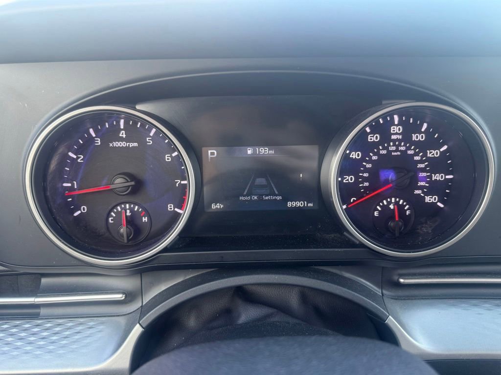 Used 2024 Kia Carnival LX FWD image 18