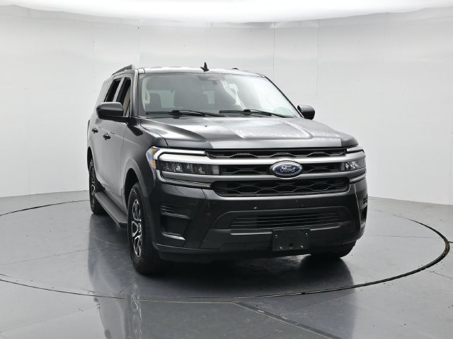 Certified 2024 Ford Expedition XLT RWD image 4