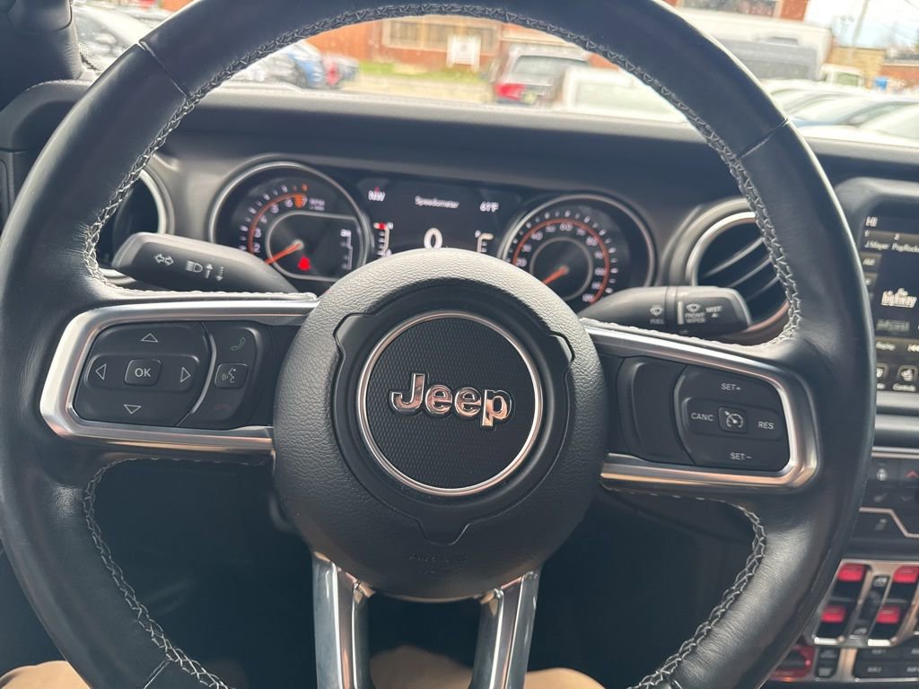 Used 2023 Jeep Gladiator Rubicon w/ Cold Weather Group image 27