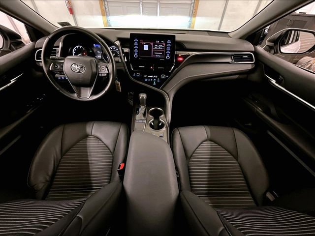 Used 2024 Toyota Camry SE w/ Cold Weather Package FWD image 14