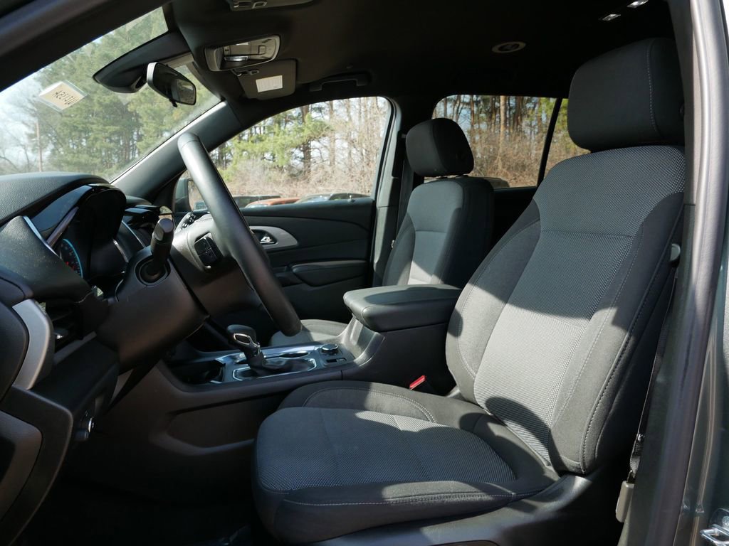 Used 2023 Chevrolet Traverse LT FWD image 16