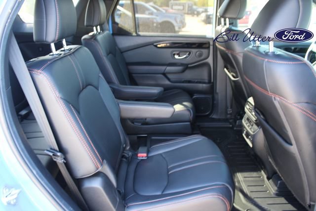 Used 2025 Honda Pilot TrailSport image 13