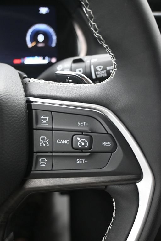 Used 2025 Jeep Grand Cherokee L Limited AWD/4WD image 19
