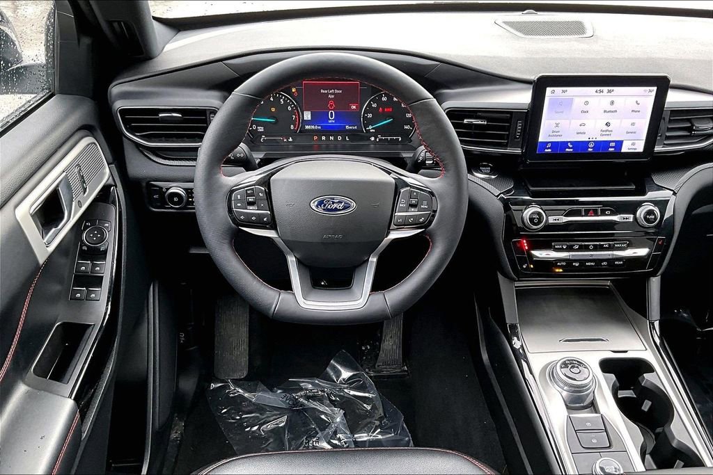 Certified 2022 Ford Explorer ST-Line w/ Class IV Trailer Tow Package image 5