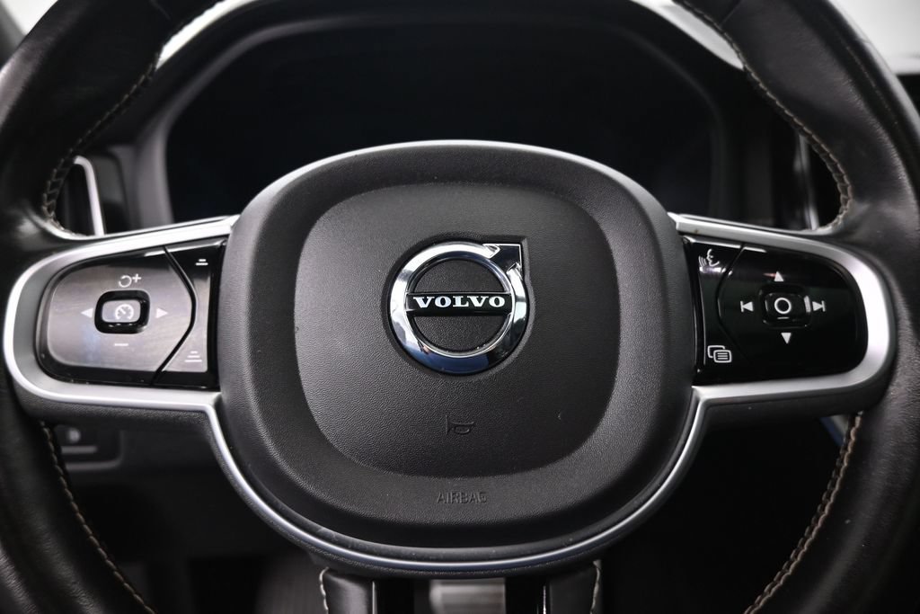 Used 2021 Volvo XC60 T8 R-Design w/ Advanced Package AWD/4WD image 12