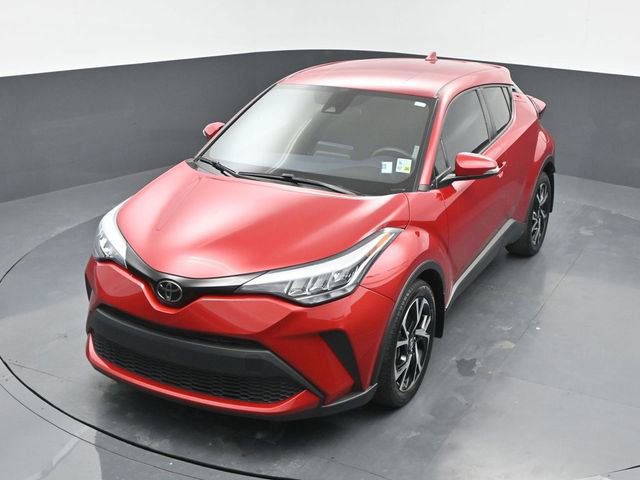 Used 2022 Toyota C-HR XLE image 2