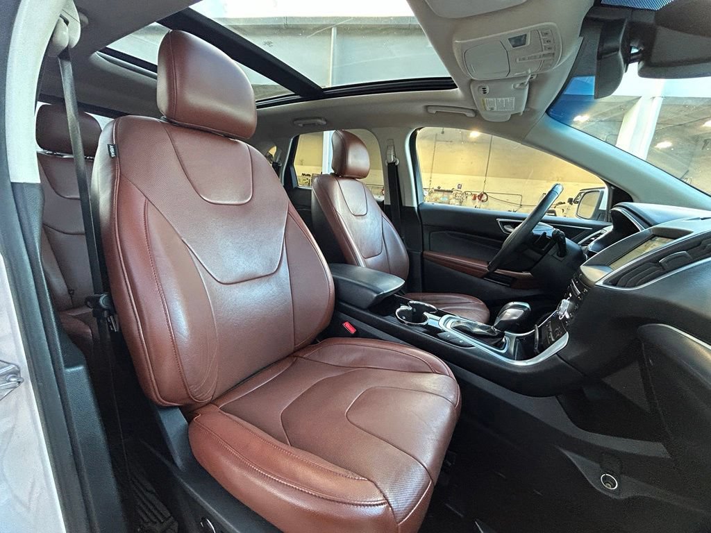 Certified 2018 Ford Edge Titanium w/ Equipment Group 302A AWD/4WD image 29