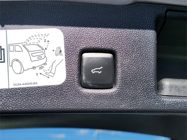 Certified 2020 Ford Escape Titanium image 34