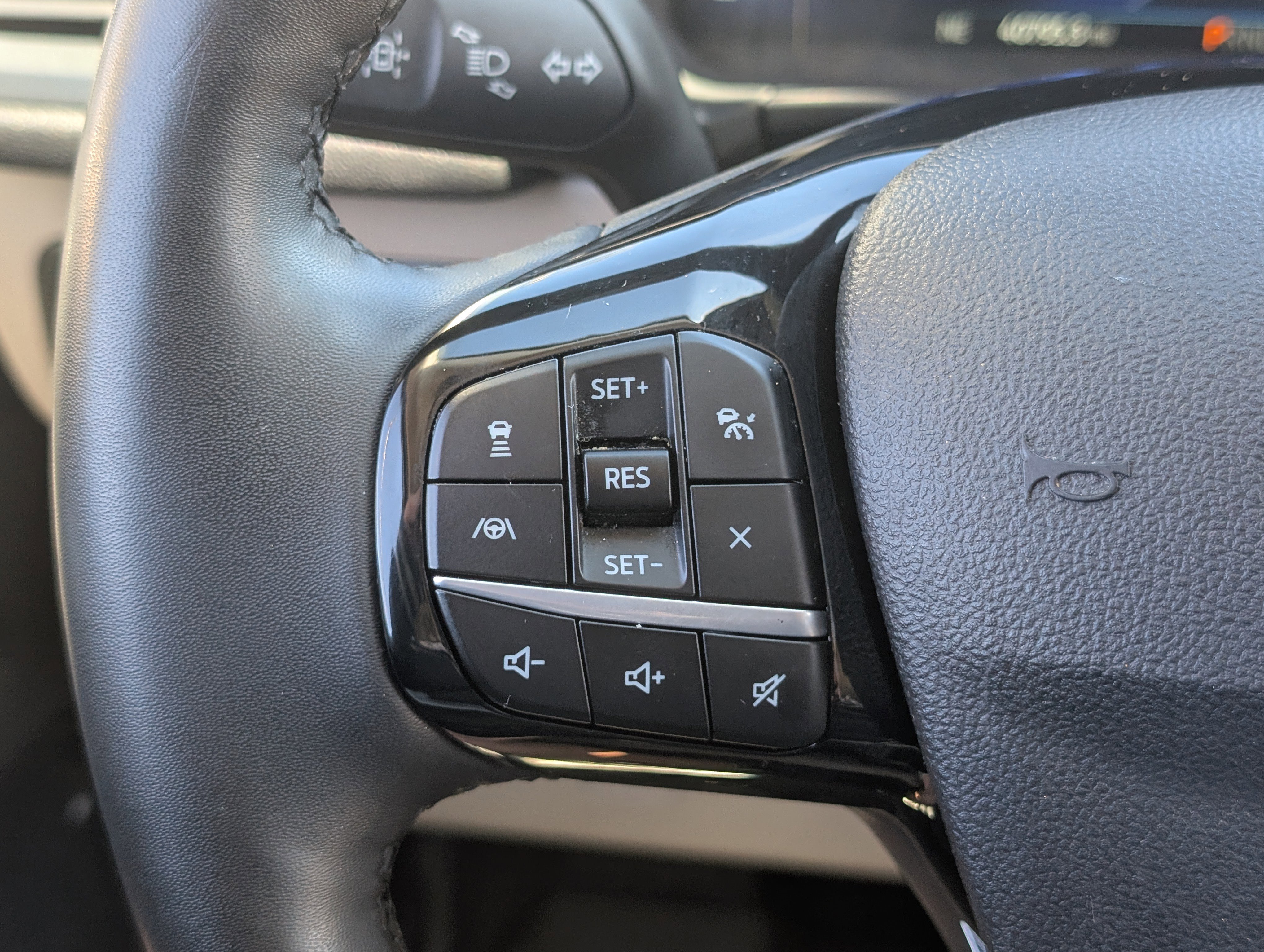 Certified 2022 Ford Escape SEL w/ Technology Package image 25