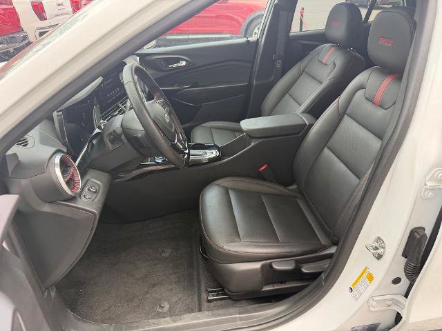 Used 2025 Chevrolet Trax RS w/ Sunroof Package FWD image 11