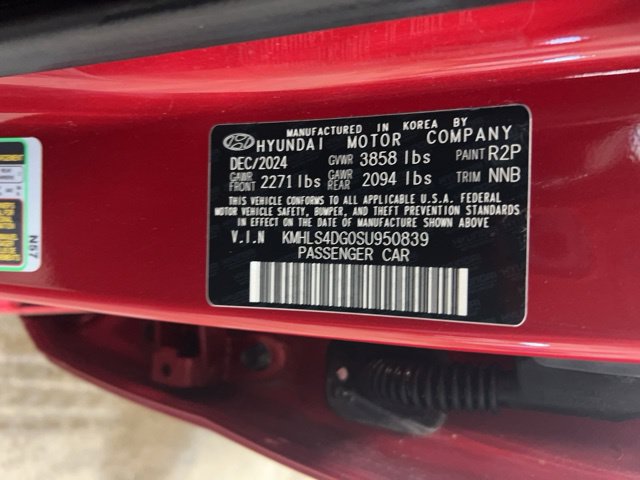 Used 2025 Hyundai Elantra SEL FWD image 35