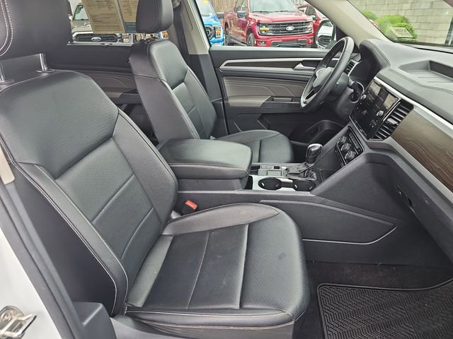 Used 2022 Volkswagen Atlas SE w/ Black Wheel Package FWD image 12
