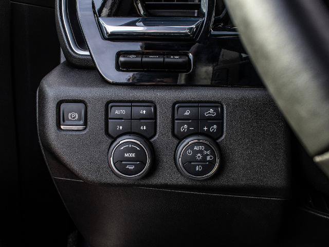 Used 2024 Chevrolet Silverado 1500 High Country w/ Technology Package AWD/4WD image 16