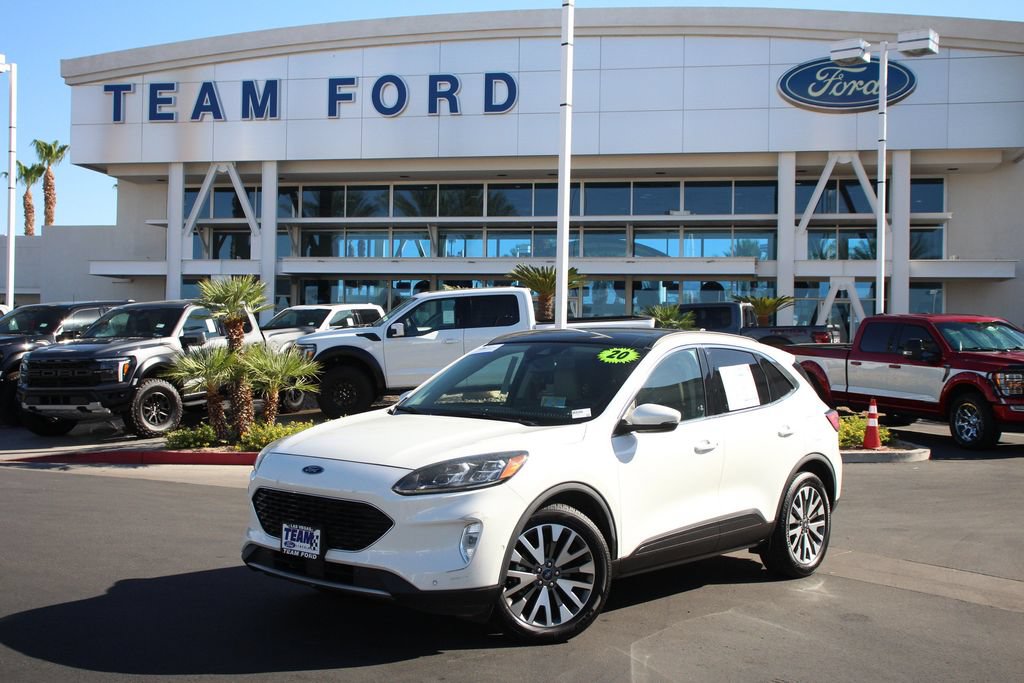 Certified 2020 Ford Escape Titanium w/ Titanium Premium Package 2.0 AWD/4WD image 2