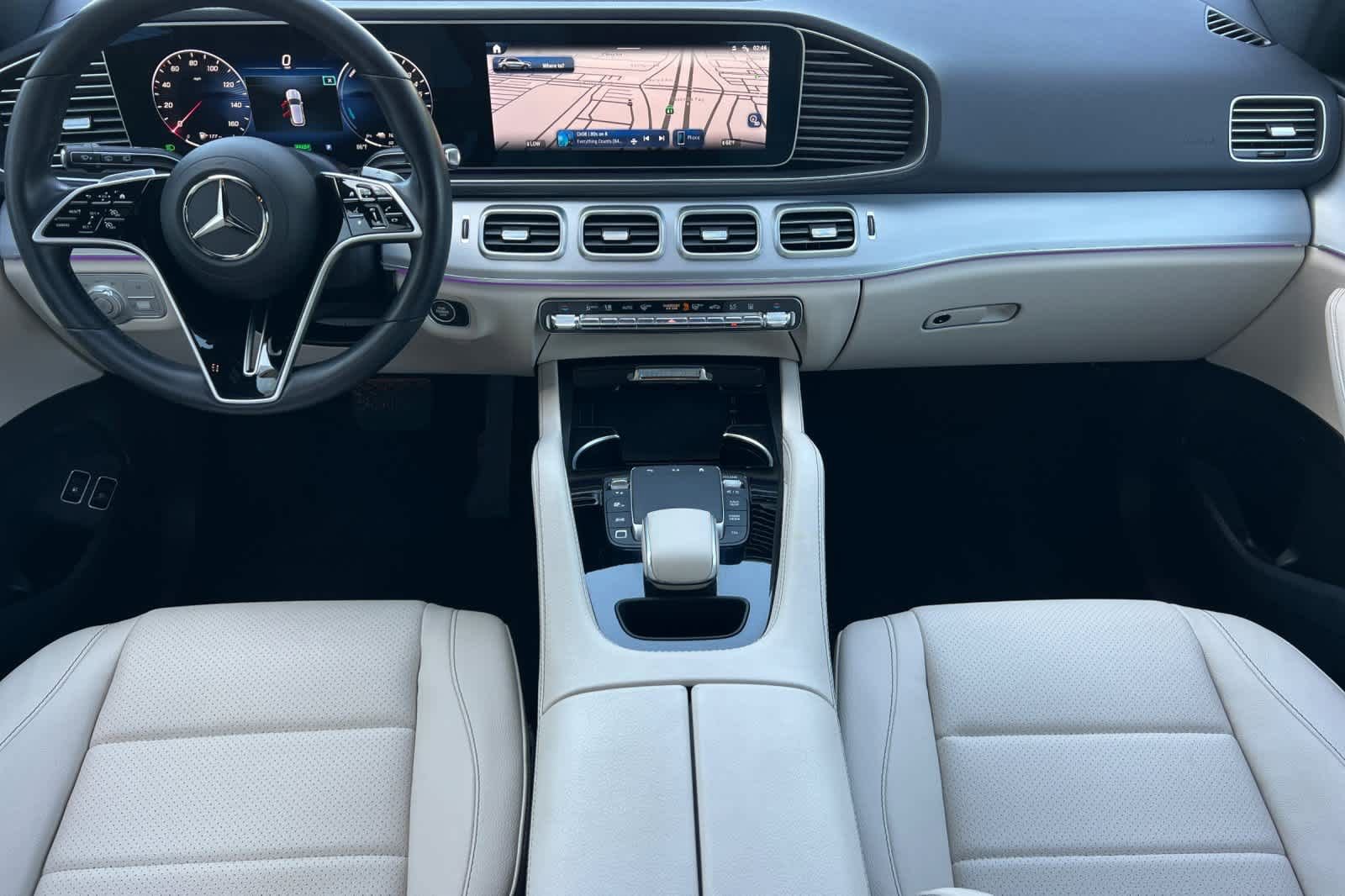 Used 2025 Mercedes-Benz GLE 450e 4MATIC image 3