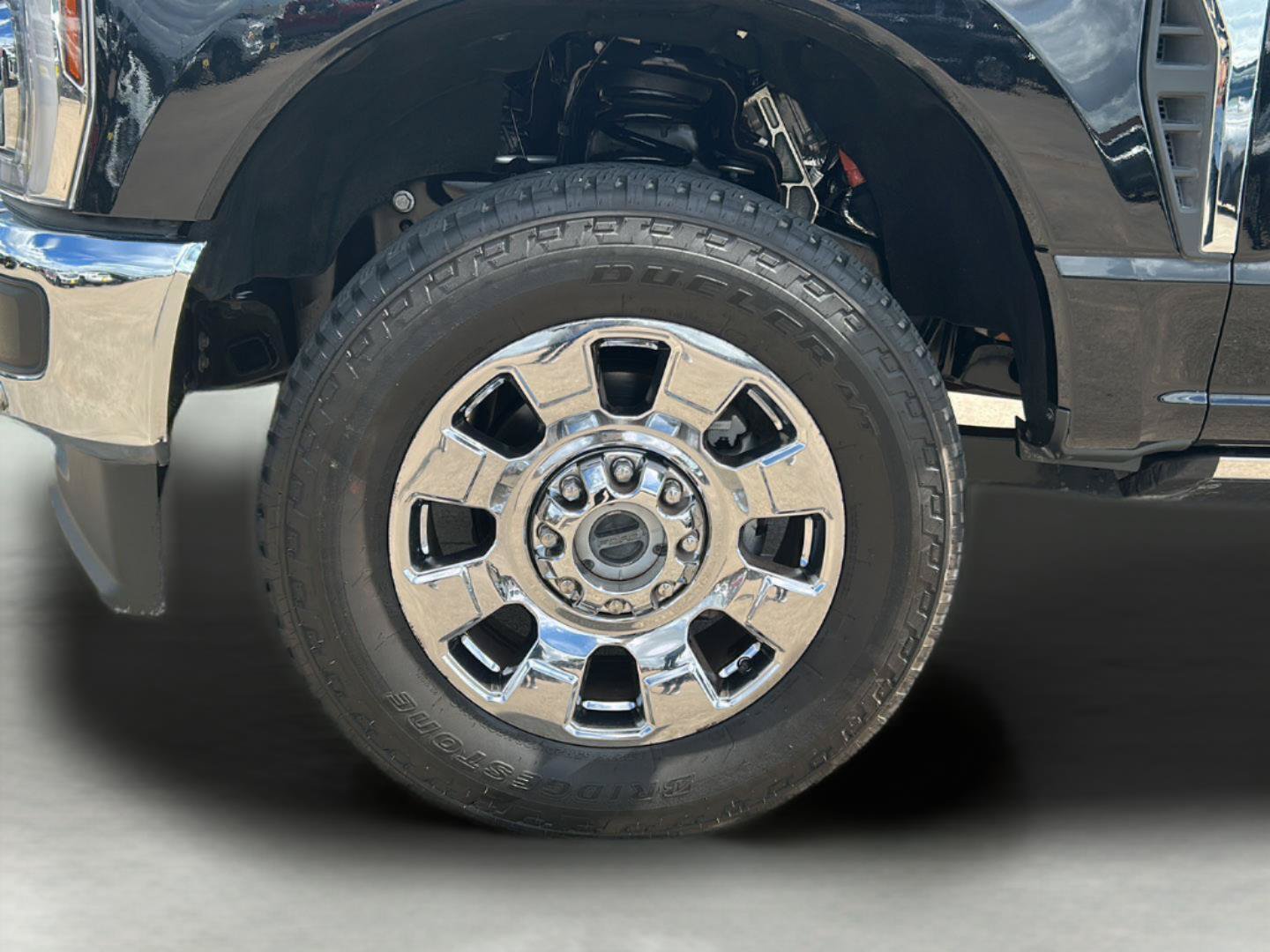 Certified 2025 Ford F250 Lariat w/ Lariat Ultimate Package AWD/4WD image 32