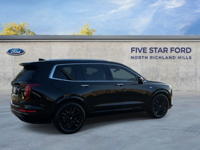 Used 2021 Cadillac XT6 Premium Luxury w/ LPO, ONYX Package FWD image 9