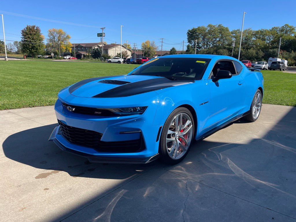 Used 2022 Chevrolet Camaro SS w/ Design Package 3 RWD image 2
