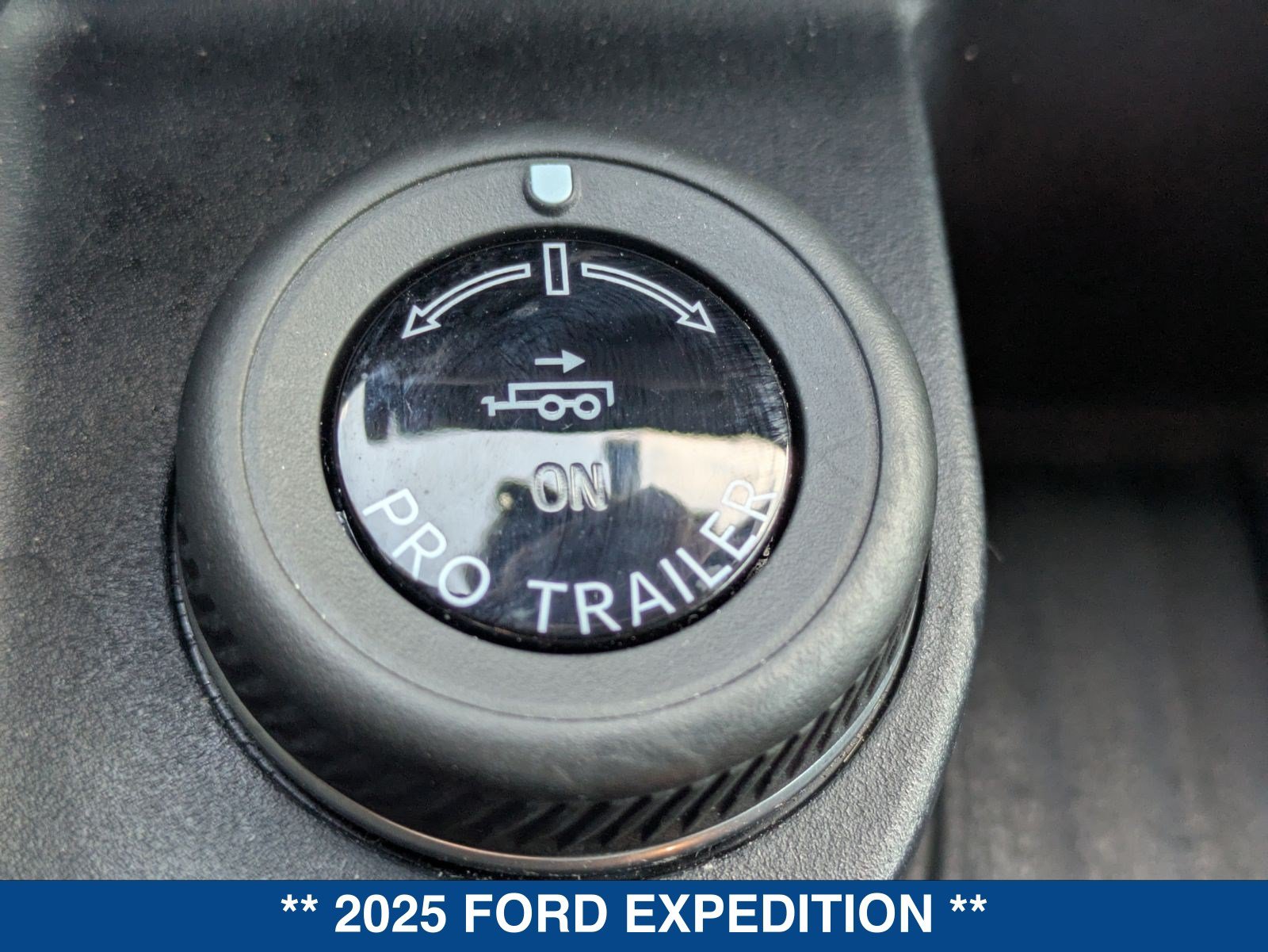 Certified 2025 Ford Expedition Active RWD image 37