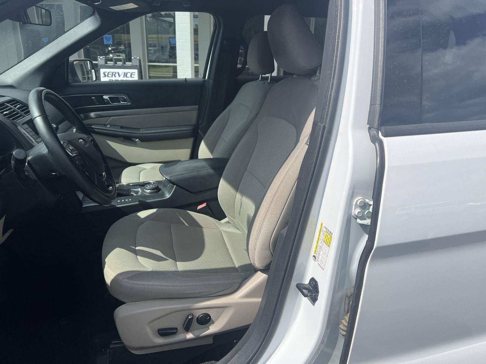 Certified 2019 Ford Explorer XLT AWD/4WD image 9