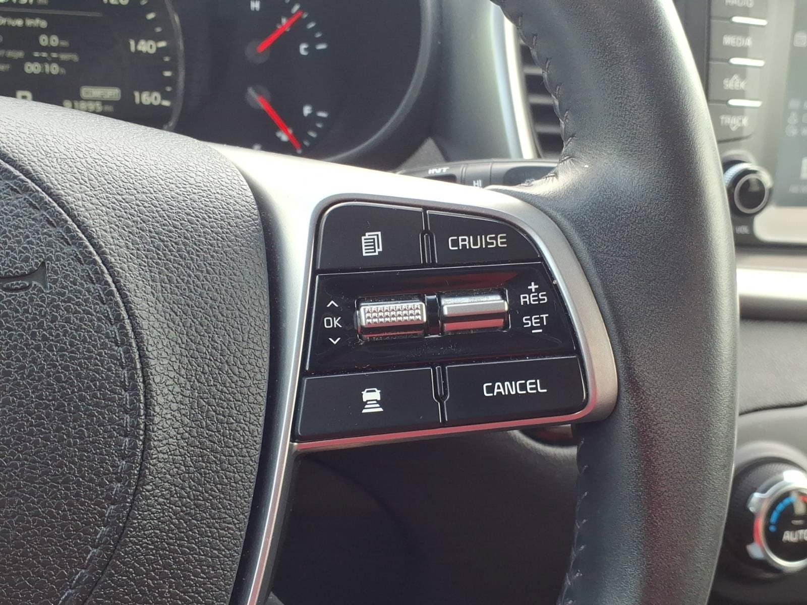 Used 2019 Kia Sorento EX FWD image 23