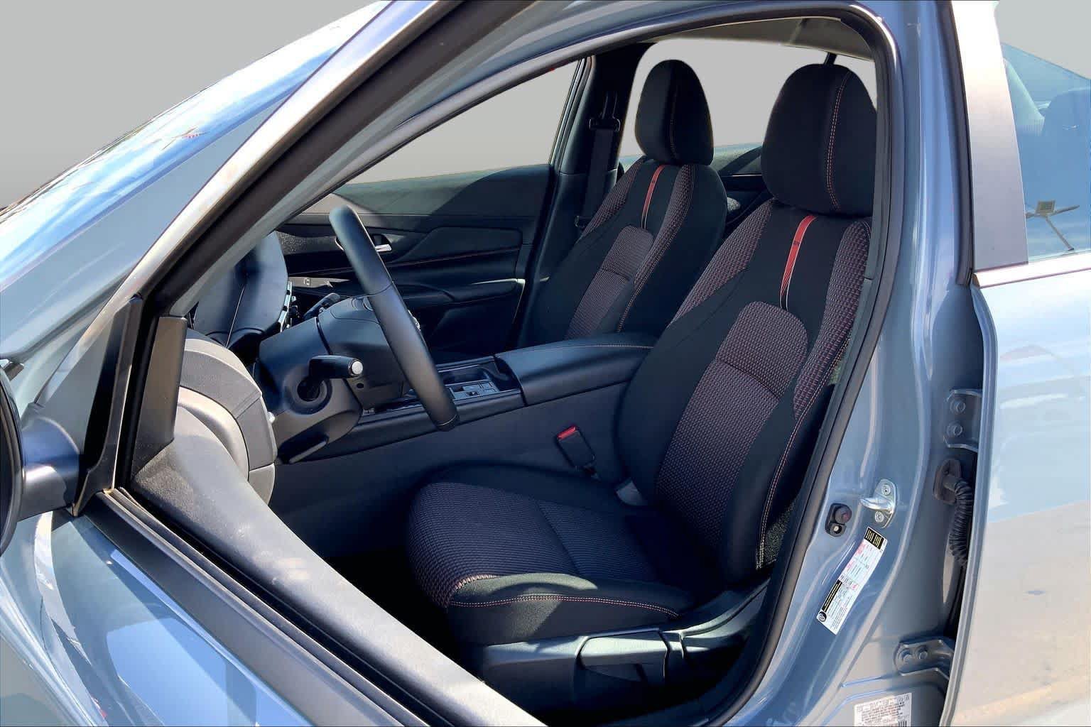 Used 2026 Nissan Sentra SR w/ SR All Weather Package FWD image 8