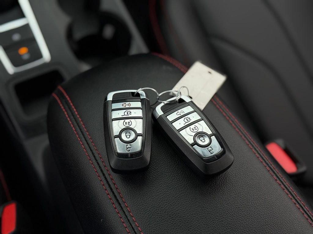 Certified 2025 Ford Escape ST-Line Elite w/ Premium Technology Package AWD/4WD image 5