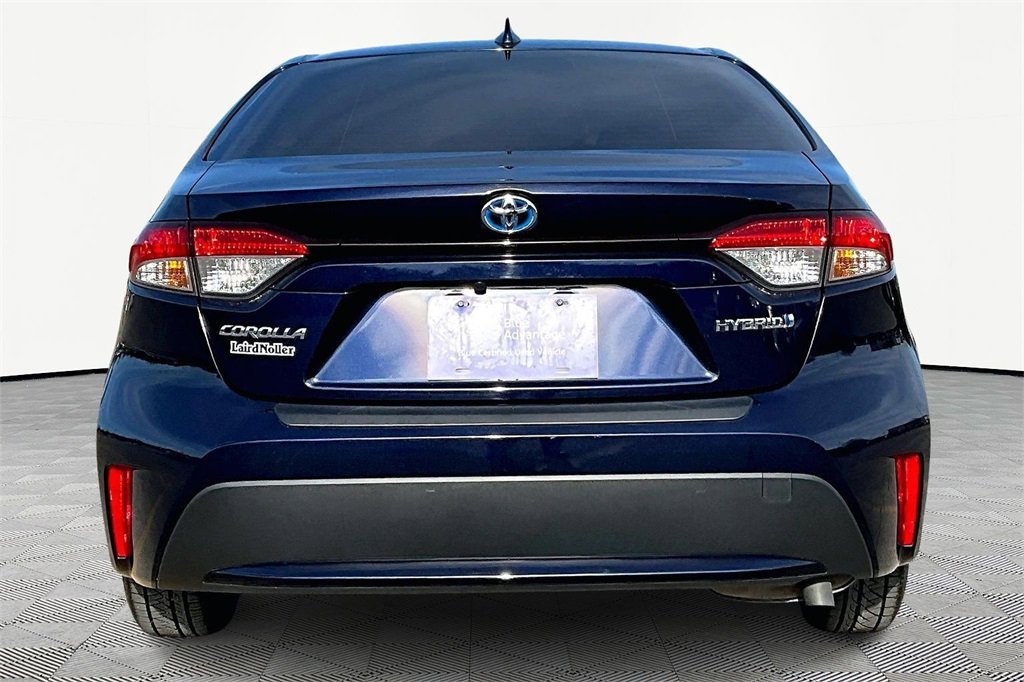 Used 2022 Toyota Corolla LE image 4